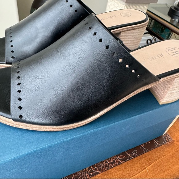 Women’s Black Open Toe Mule with Block Heel Size 9 - Picture 4 of 6